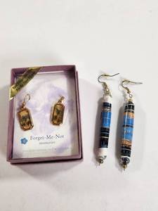 lot 209 image: Forget-Me-Not Memories 2 Pair Earrings Set Alaska State Flower