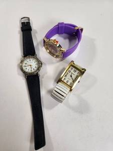 lot 221 image: Lot of 3 Watches GreatLand Finesse Quartz