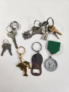 lot 235 image: Lot of Vintage Keys and Keychains&nbsp