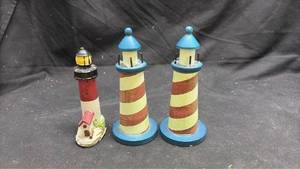lot 219 image: Lighthouse Figurine Set 3-Piece Striped Tower Miniature Collectible