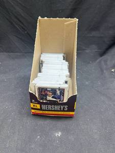 lot 232 image: Topps Basketball Trading Cards Lot