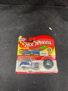 lot 249 image: Hot Wheels Authentic Commemorative Replica Police Truck with Collector Button