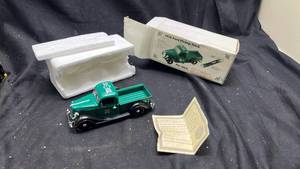 lot 263 image: National Motor Museum Mint 1936 Ford Pickup Truck PU-36UL Die-Cast Model(No Knife)