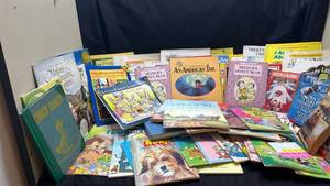 lot 287 image: Childrens Picture Books Lot - 40 Titles including Arthur, Little Rabbits, American Tail
