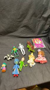 lot 292 image: Toy Lot 11 Figures Stormtrooper Dinosaur Dolls Beanie Baby Ty