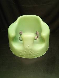 lot 1142 image: Bumbo Floor Seat with Safety Harness Straps - Retail $60
