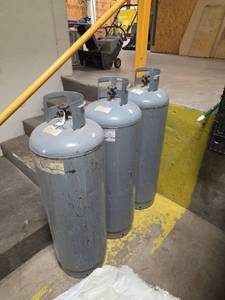 lot 7018 image: Propane Cylinders (Qty. 4)
