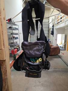 lot 7041 image: MAG-Grip Tool Apron Shoulder Bag w Multiple Pockets