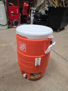 lot 7052 image: Igloo 5 Gallon Beverage Cooler Orange White