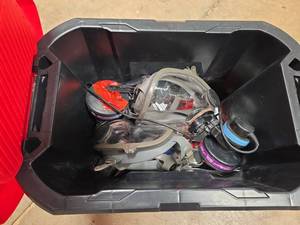 lot 7070 image: Automotive Headlight and Tail Light Assembly Lot