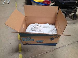 lot 7103 image: Box of White Cotton Cleaning Rags