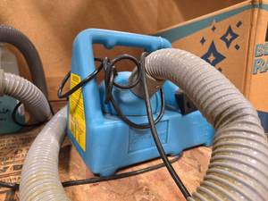lot 7111 image: Model 2600 Chemical Mist Dispenser w Hoses
