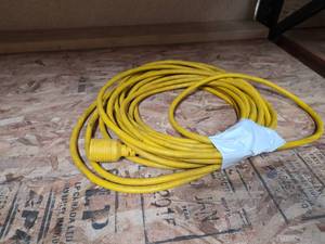 lot 7112 image: Yellow Extension Cord with White Connector