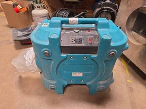 lot 7124 image: Drieaz F284-SM Air Scrubber HEPA 500