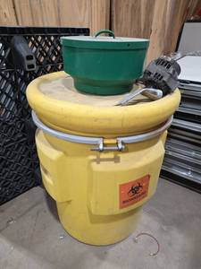 lot 7160 image: Yellow Biohazard Waste Container w Green Lid & Parts