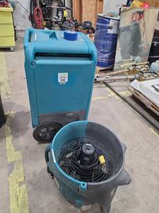 lot 7187 image: Dryeaz Portable Air MoverBlower w Duct Hose
