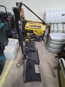 lot 7197 image: Cycle Country Snow Plow Blade with Hydraulic Cylinders