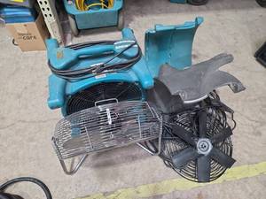 lot 7199 image: Industrial Blower Fan Motor Unit w Stand & Accessories
