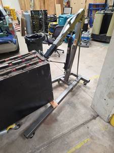 lot 7236 image: Pittsburgh Heavy Duty 1 Ton Folding Shop Crane