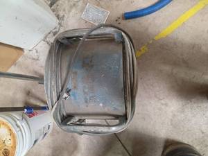 lot 7246 image: Metal Electrical Box w Cable and Connectors