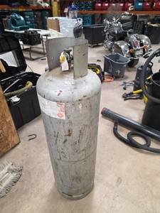 lot 7255 image: Propane Cylinder Tank w Valve and Regulator