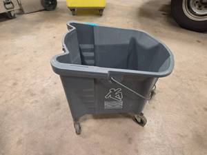 lot 7258 image: Gray Mop Bucket with Wringer and Casters