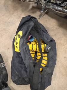 lot 7273 image: Inflatable Systems Inc. YellowBlack Lift Bag Assembly
