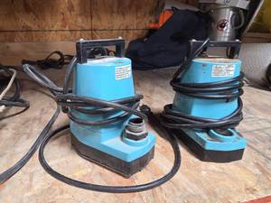 lot 7294 image: Tri-Jet Model 672 Submersible Pump 120V