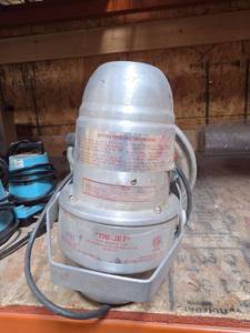 lot 7297 image: Tri-Jet 120V Fogger Model 672 Sprayer