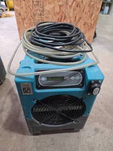 lot 7352 image: Drieaz F413-SM Dehumidifier with Hoses