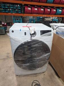 lot 7366 image: White GE Electric Dryer with Smart Controls