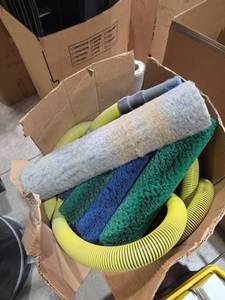lot 7392 image: Yellow Hardwood Hoses & Colored Floor Mats Kit