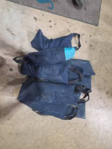 lot 7395 image: Sandbags (Set of 5)