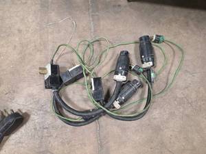lot 7428 image: Extension Cord Power Strip Assembly w Multiple Outlets
