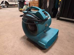 lot 7522 image: Therma-Stor Servicemaster Stackable Cam Pro Air Mover (Representative Photo)