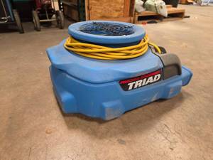 lot 7552 image: Prochem Triad Air Mover with Cord Reel