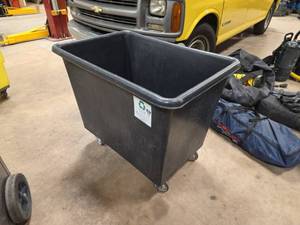 lot 7553 image: Black Plastic Bulk Container 10 Bbl
