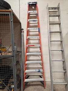 lot 7568 image: Werner 12-Step Fiberglass Extension Ladder