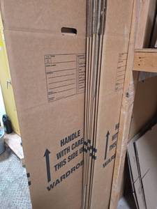 lot 7576 image: Wardrobe Moving Box w Handles & Labels