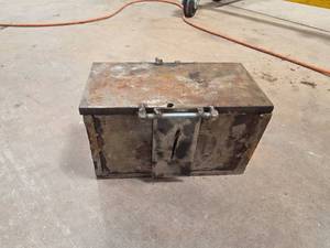 lot 7644 image: Steel Storage Box w Hinged Lid & Latch