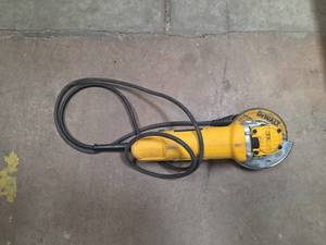 lot 7653 image: DeWalt Corded Angle Grinder