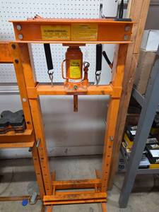 lot 7676 image: Central Hydraulics 12 Ton Shop Press