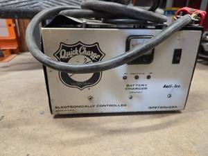 lot 7687 image: Quick Charge 24V Battery Charger Electronically Controlled
