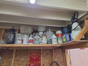 lot 7695 image: Assorted Chemical Cleaners & Paint Supplies Lot