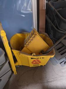 lot 7704 image: Rubbermaid Brute Mop Bucket with Wringer Yellow