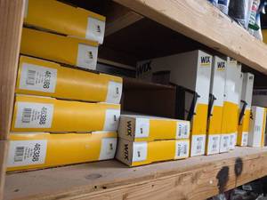 lot 7724 image: WIX Filters Air Filter Cartridges Assorted Lot