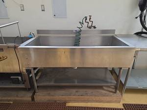 lot 7772 image: Stainless Steel Commercial Well Sink 60 x 30