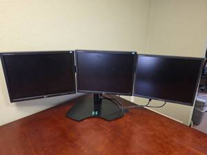 lot 7779 image: LG Platron LED Computer Monitor
