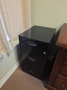 lot 7780 image: Black 3-Drawer Metal Filing Cabinet