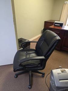 lot 7792 image: Black Leather Office Chair with Arms